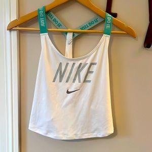 Nike dri-fit training crop top medium